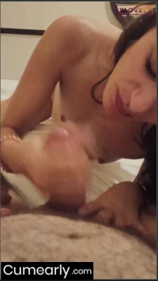 Üniversiteli kız porno filmlerden gördüklerini uyguladı